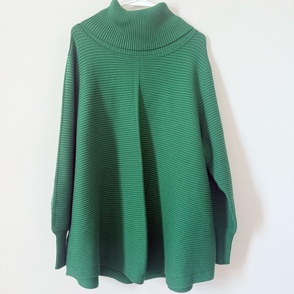 Cyrus Sweaters - Classic Green Ribbed Turtleneck Sweater